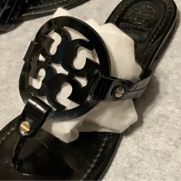 Tory Burch Black Patent Leather Sandal size 10 - Picture 2 of 3